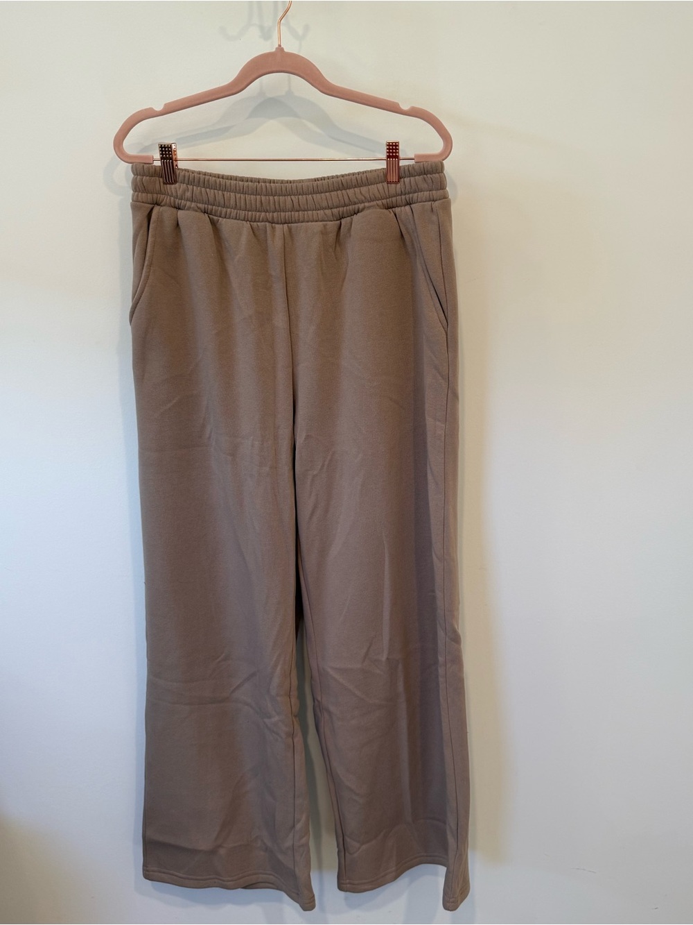 Zenana Wide Leg Sweatpants in Brown Size Large
